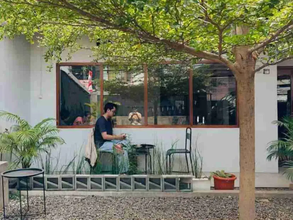 DIJUAL murah Rumah Ex Cafe / Coffee shop di Pondok Kranji Bintaro Tangsel semi furniture, cocok untuk cafe / rumah tinggal/ kos - kos an, Shm hadap selatan, carport 2 mobil, nego sampe deal! Survei segera yuk!!