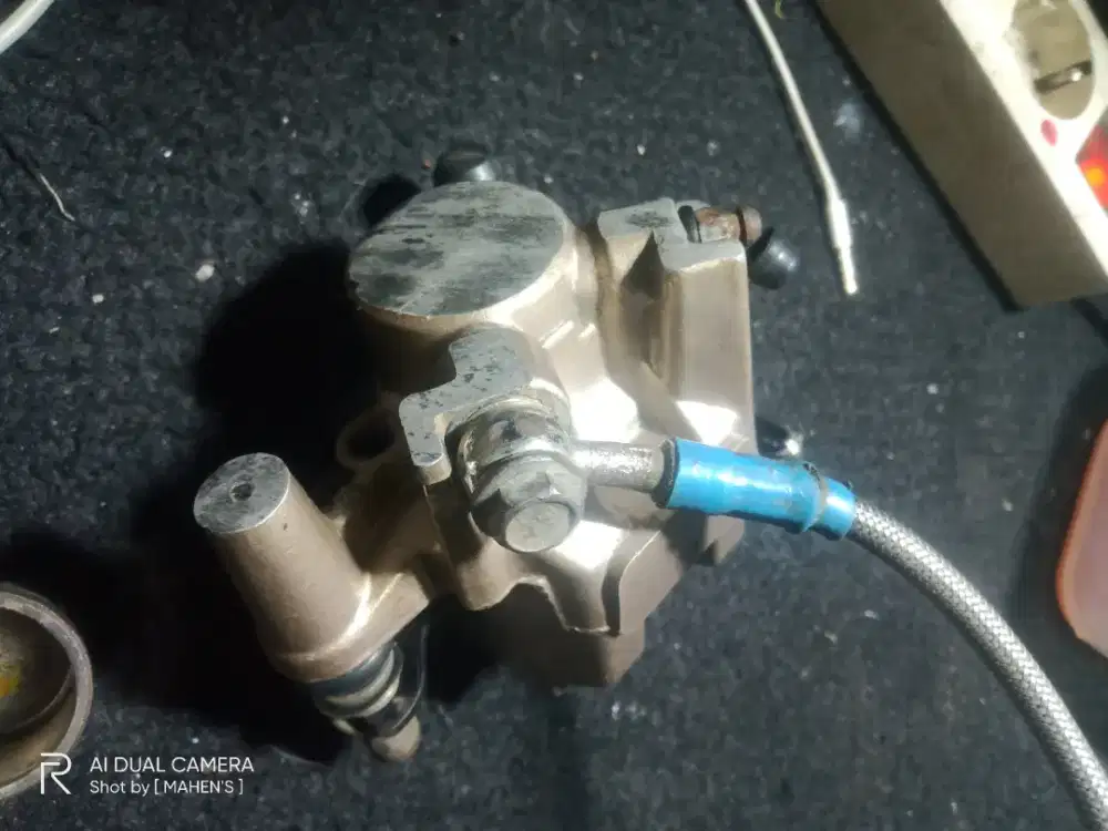 Kaliper rem cakram belakang