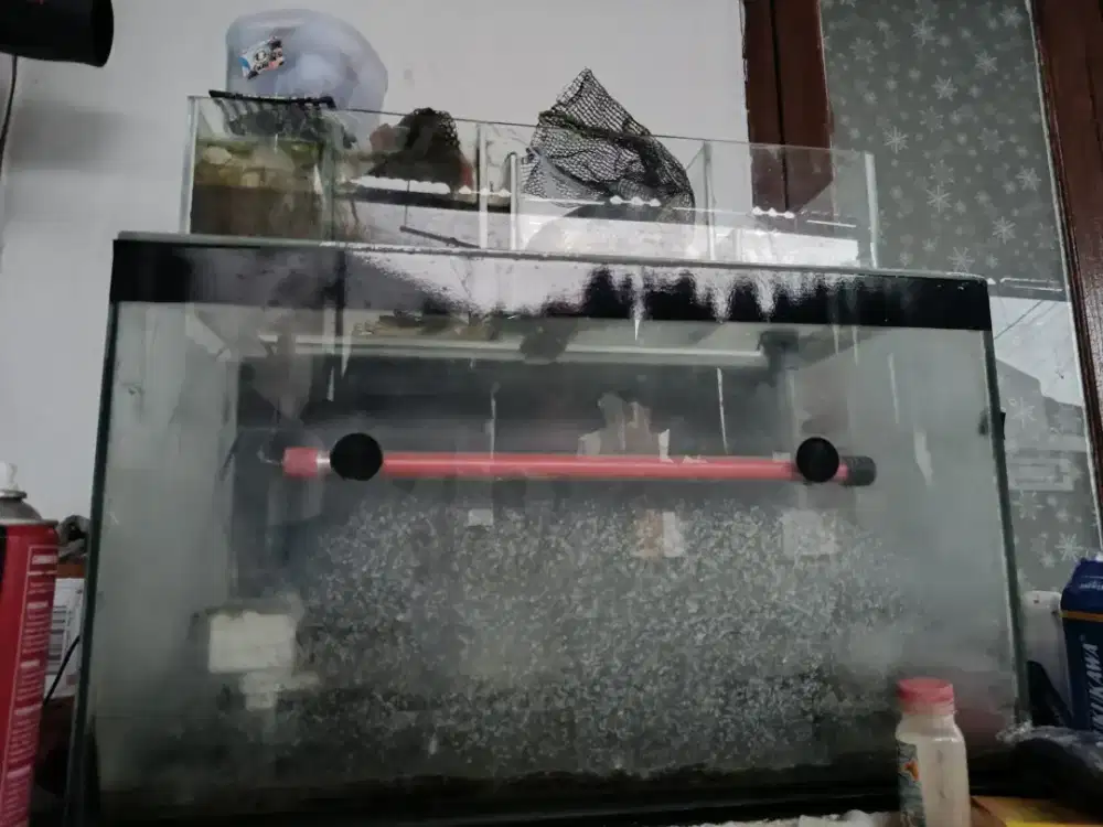 Aquarium ukuran 60x30x30,dan filter kaca,lampu kandila ECO,dan pompa