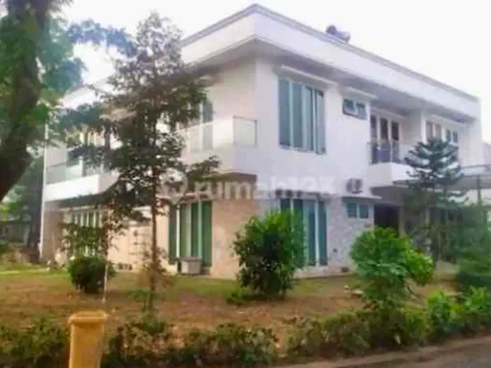 Rumah Hoek 2 Lantai Kamar Besar2 Kamar Mandi Dalam Semua di The Green BSD