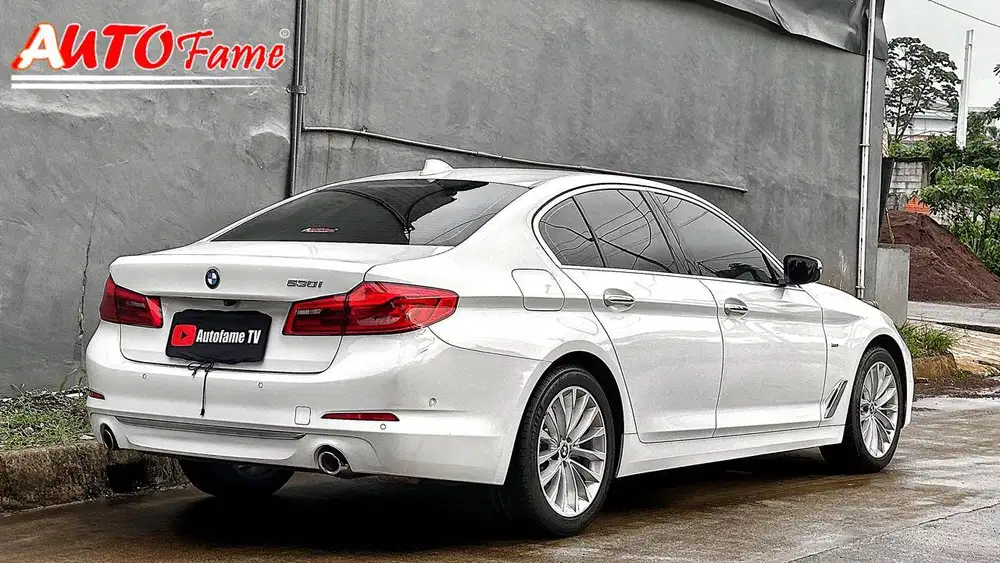 BMW G30 530i Luxury Line NIK 2018 Sunroof White On Cognac