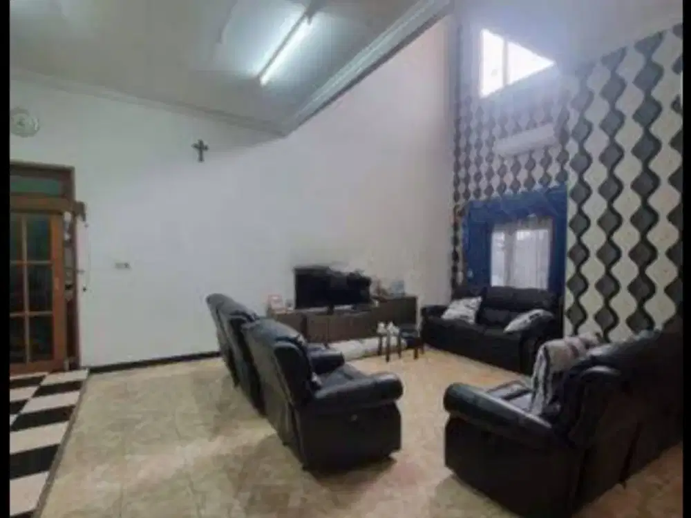 Mulyosari. Sutorejo Prima. Rumah Hook. furnish