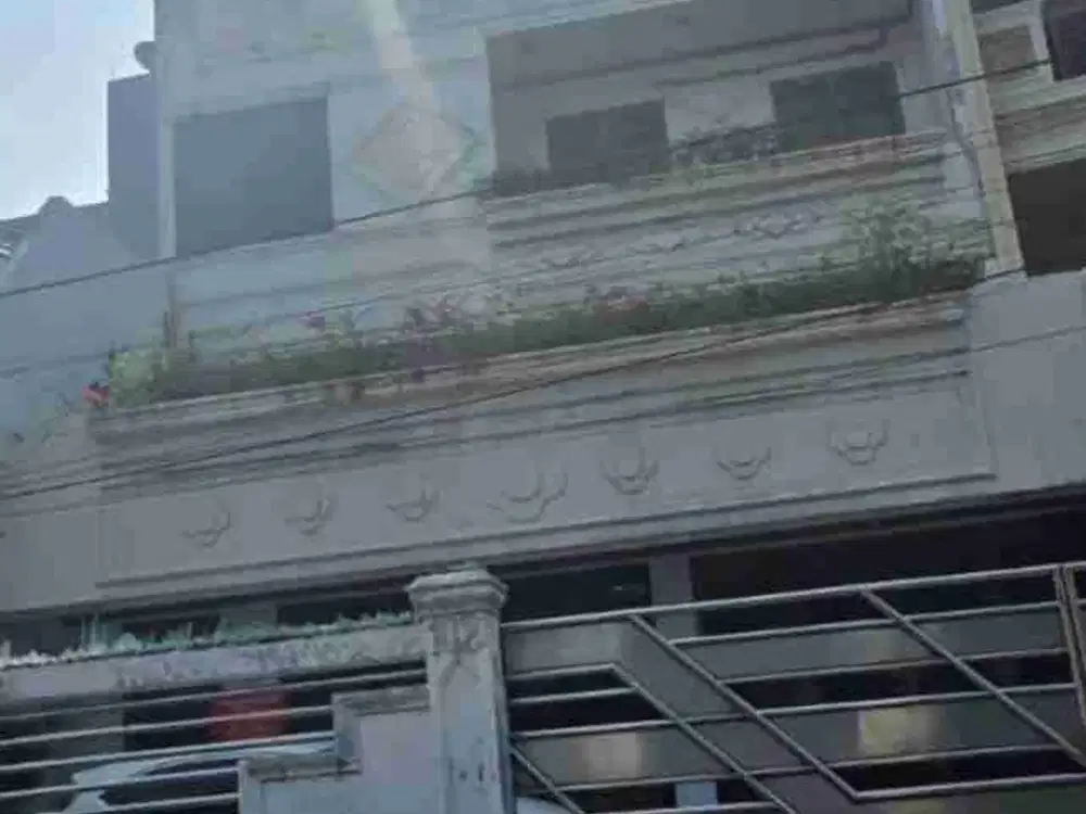 RUMAH MEWAH JL TAMAN SARI JAKARTA BARAT