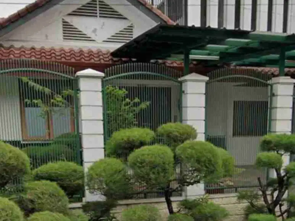 dijual rumah elegan luas harga di bawah pasaran. PAKET ALL IN! lokasi nyaman strategis. (via lelang)