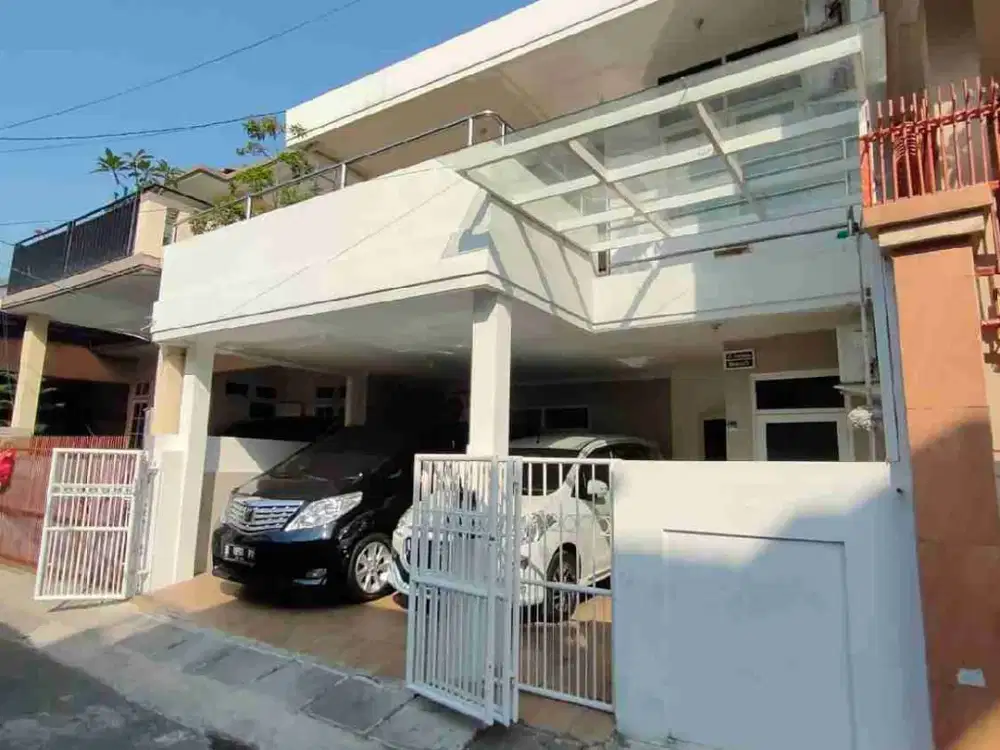 Rumah bagus siap huni 2.3 M di kelapa gading