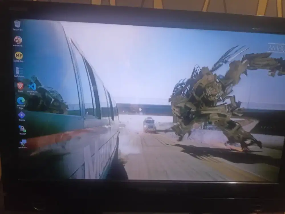 TV Polytron 24 Inch kondisi mulus