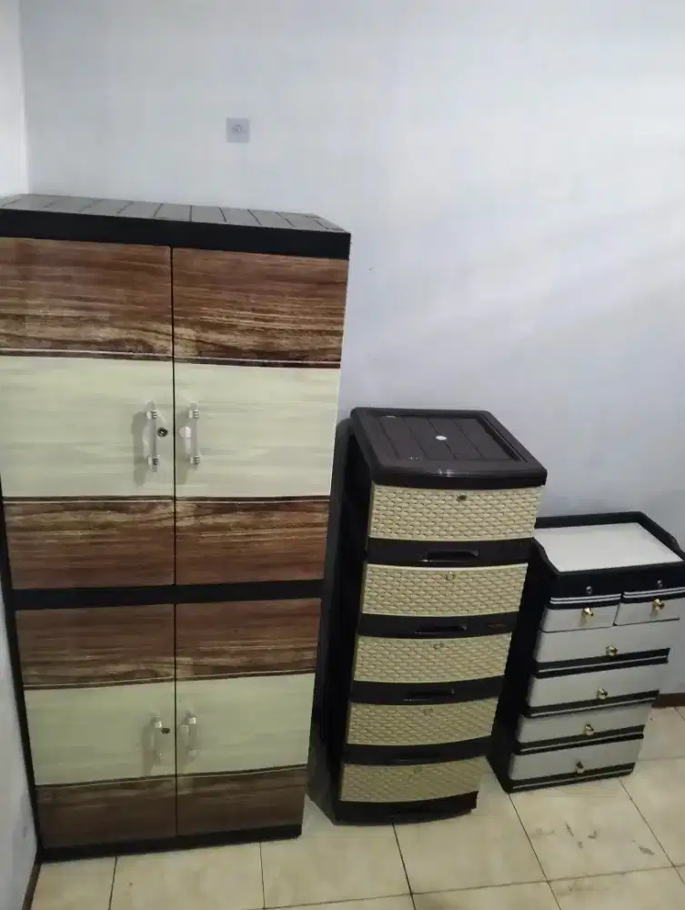 Lemari pakaian container drawer
