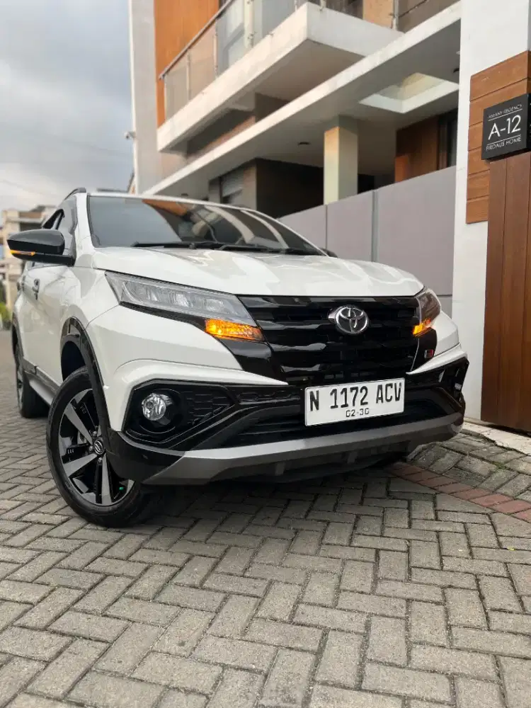 KM 11 RB | NEW RUSH 1.5 S GR SPORT AT 2025 SUPER LIKE NEW FULL ORI