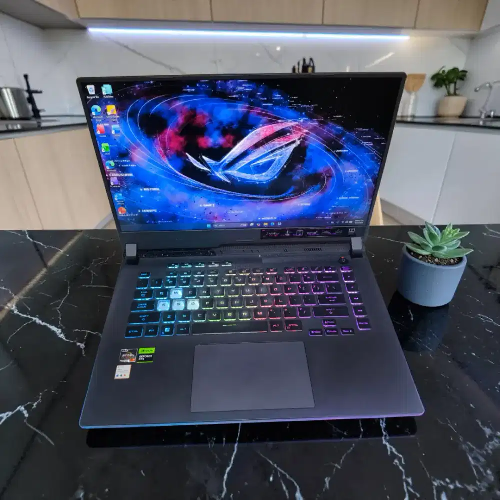 ASUS ROG STRIX 15 G513RC-327 R735B7G CYBERPUNK-C STRIX RTX