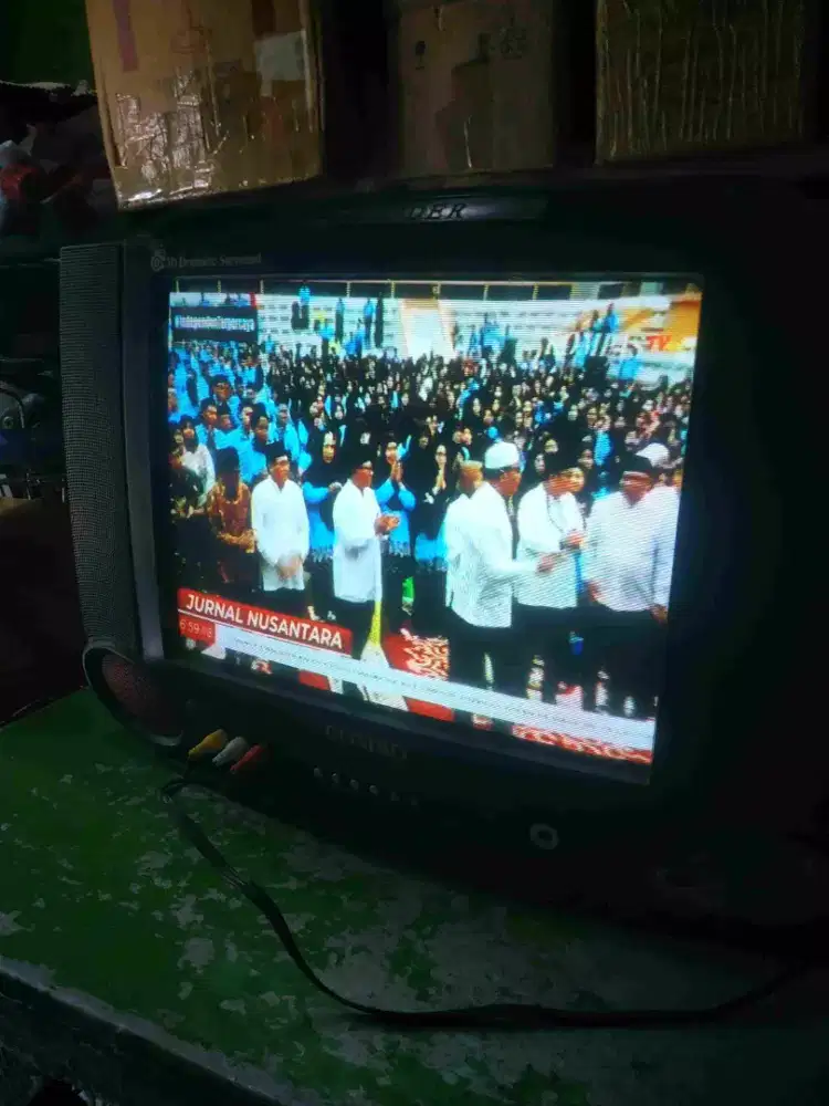TV 14 inchi Tabung Nyala Normal