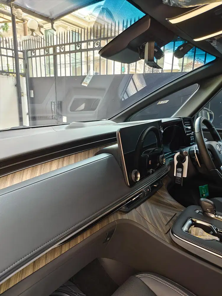 Lexus LM350h 2024 Hybrid