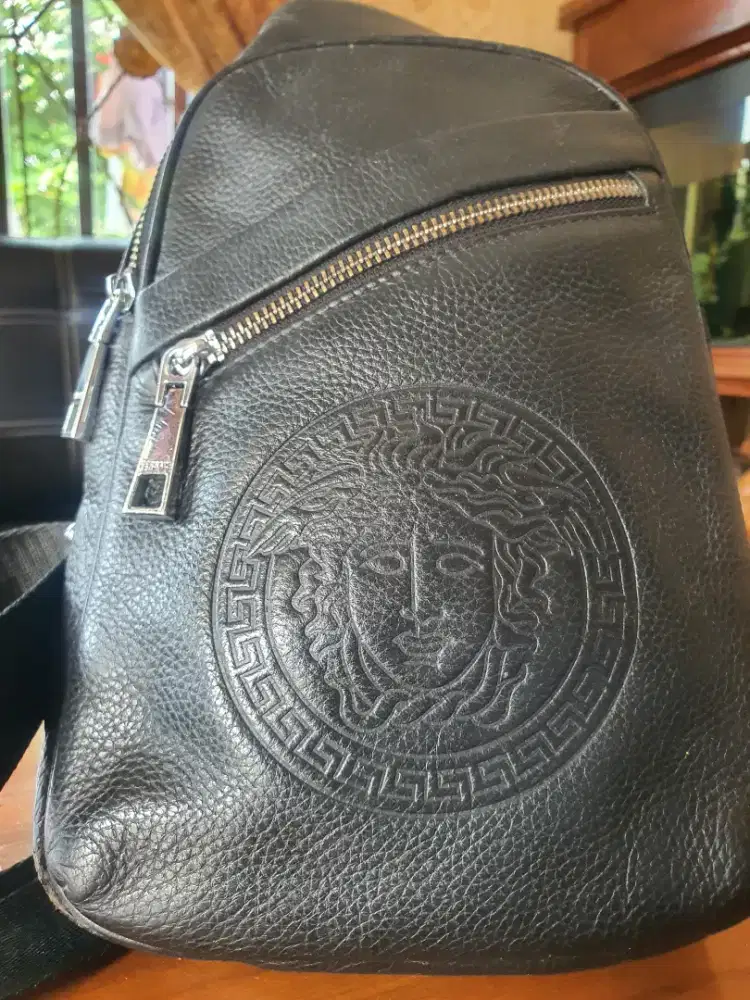 BODDYBAG VERSACE ITALIA SIMPLE ELEGAN HIGHCALASS BUAT SULTAN MUDA