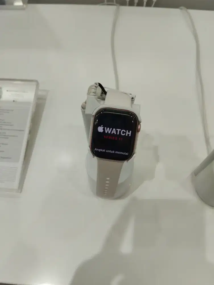 APPLE WATCH SERIES 11 46 MM