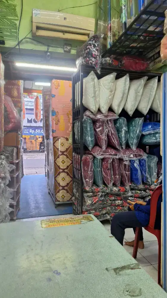 Lowongan kerja  di toko