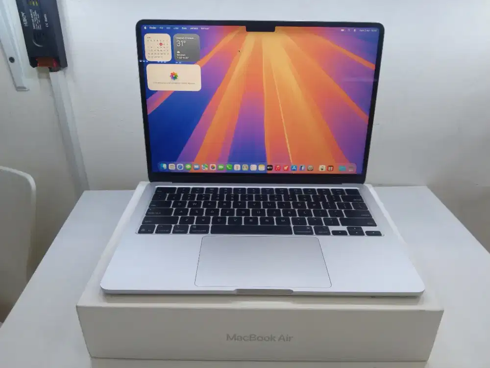 MacBook Air M4 Ram 16GB/SSD 256Gb CC 5 BH 100% FULLSET
Garansi On