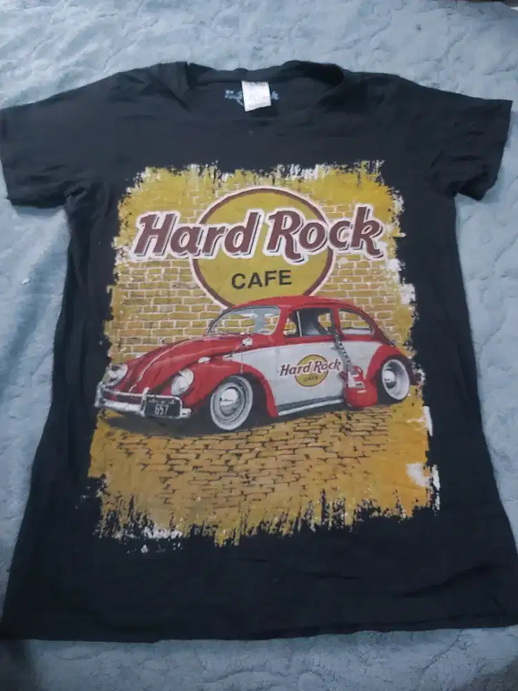 HardRock Cafe VW BeetleTshirt,size M,lbar dada 44cm,pjang 64cm.Mulus