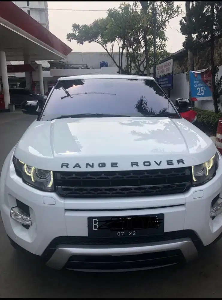 Evoque putih interior hitam