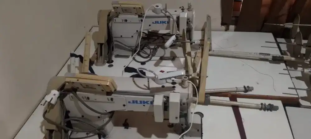 Mesin jahit 4 beli buat konveksi tapi konveksi udah tutup jadi jual l