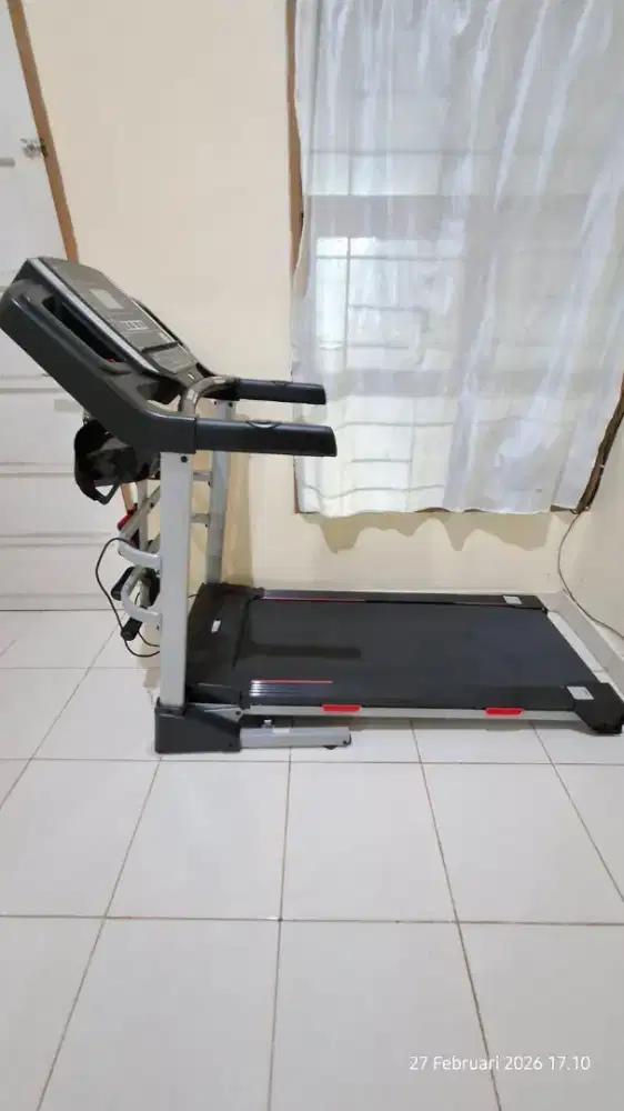 JUAL CEPAT! Treadmill Elektrik Lipat S0812 - Ada Tebus Murah Cek Desk
