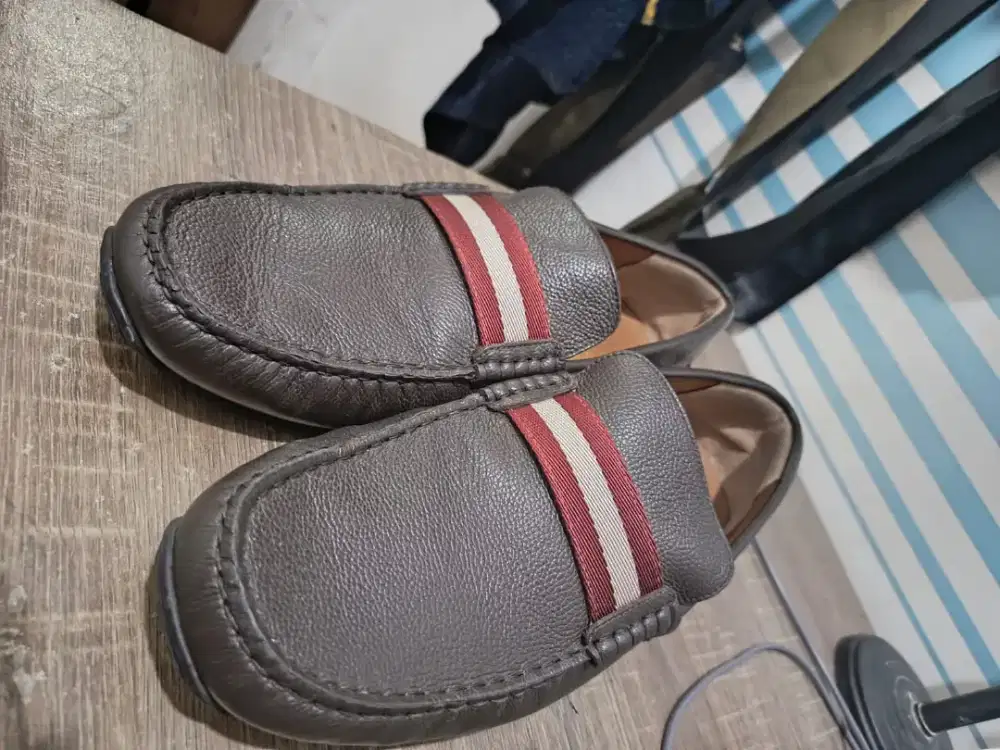 Sepatu Bally import