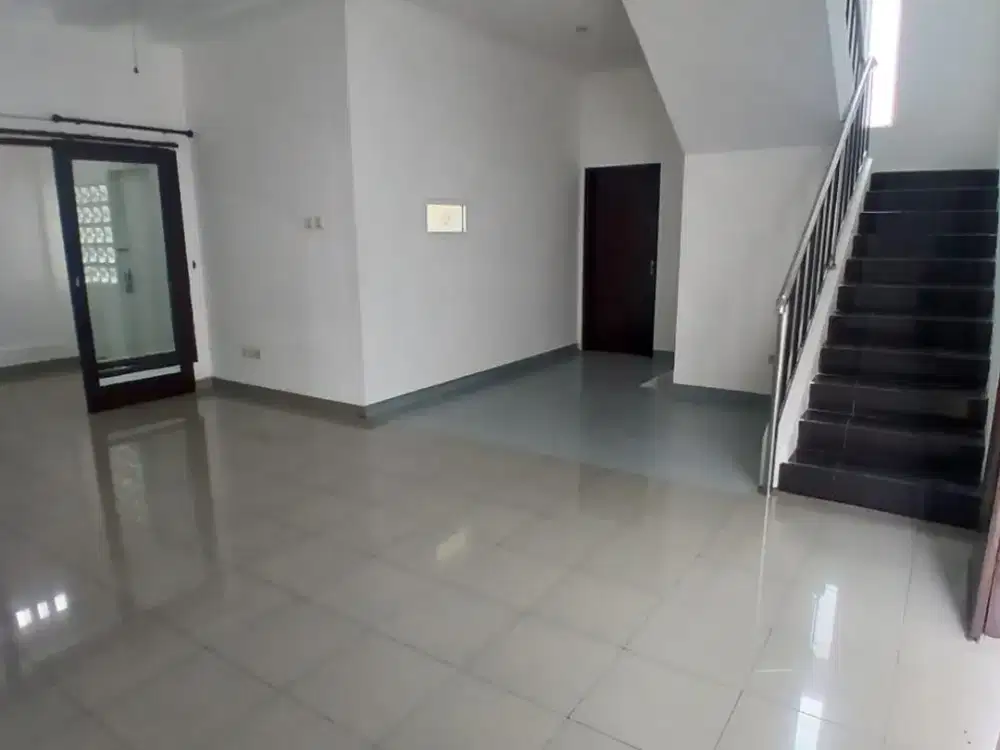 Dijual Rumah 2,5 Lantai di Sektor 1G Gading Serpong