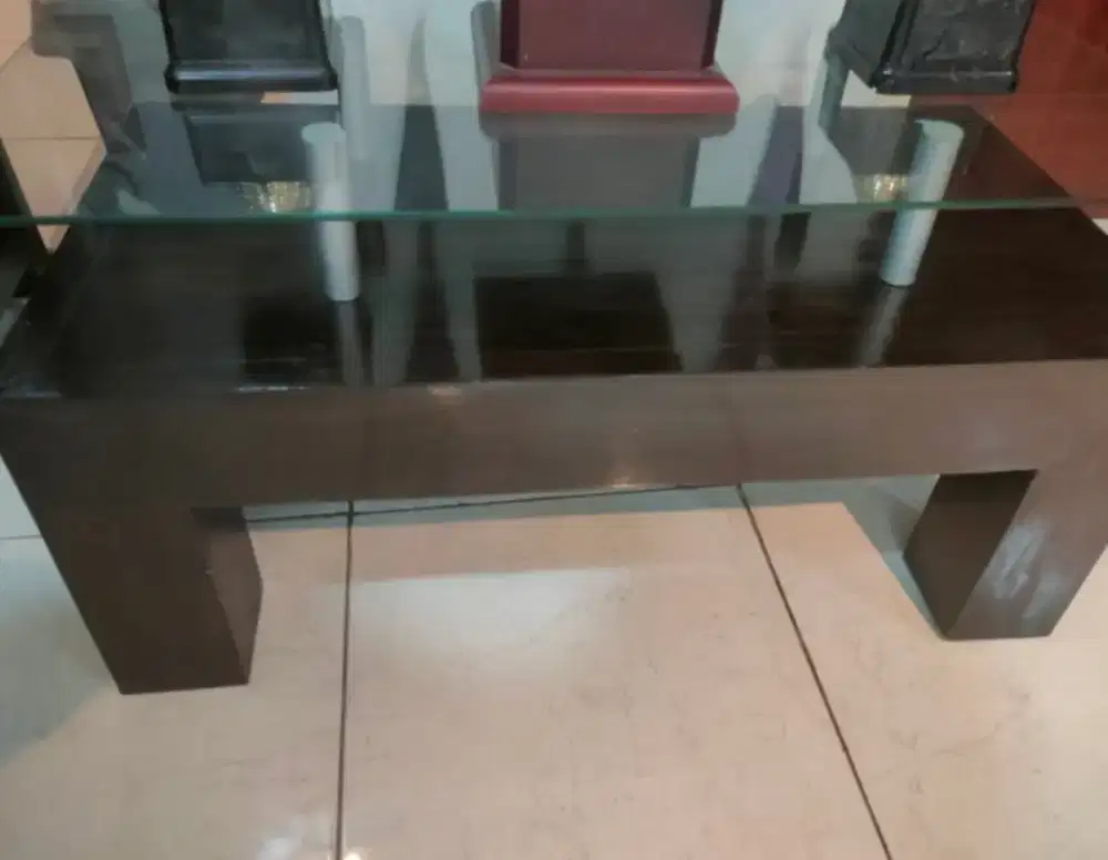 Meja Tamu Kaca Minimalis