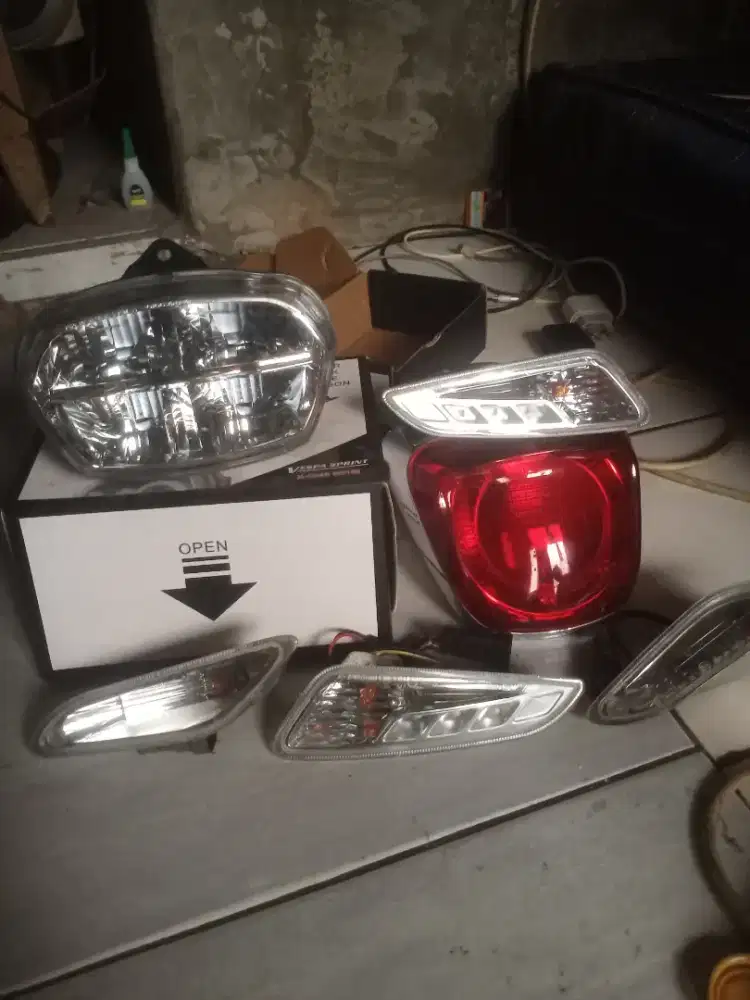 Lampu vespa matic sprint original