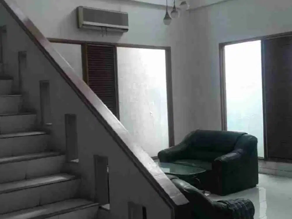 Dijual Rumah Rajawali Selatan 2 Lantai