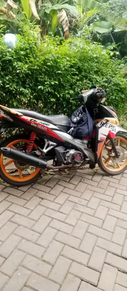 Blade karburator 2011