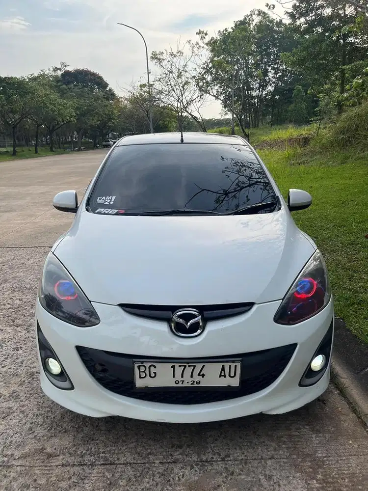 Mazda 2 Tahun 2011