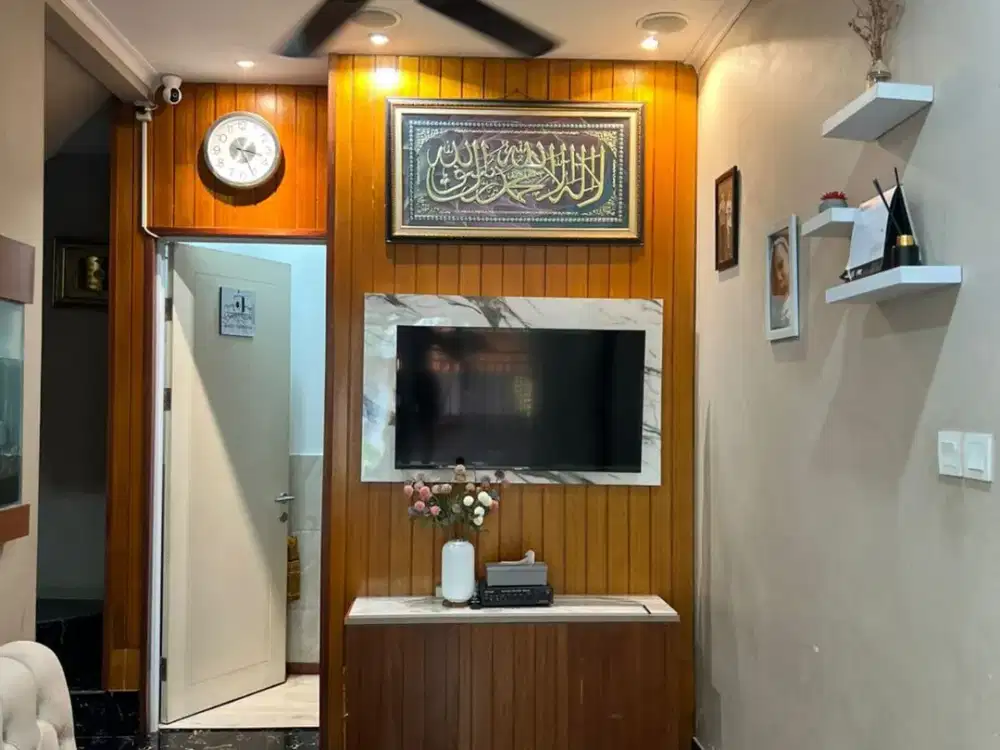 DIJUAL RUMAH 2 Lantai Semi Furnished Siap Huni di Amarillo Village Gading Serpong