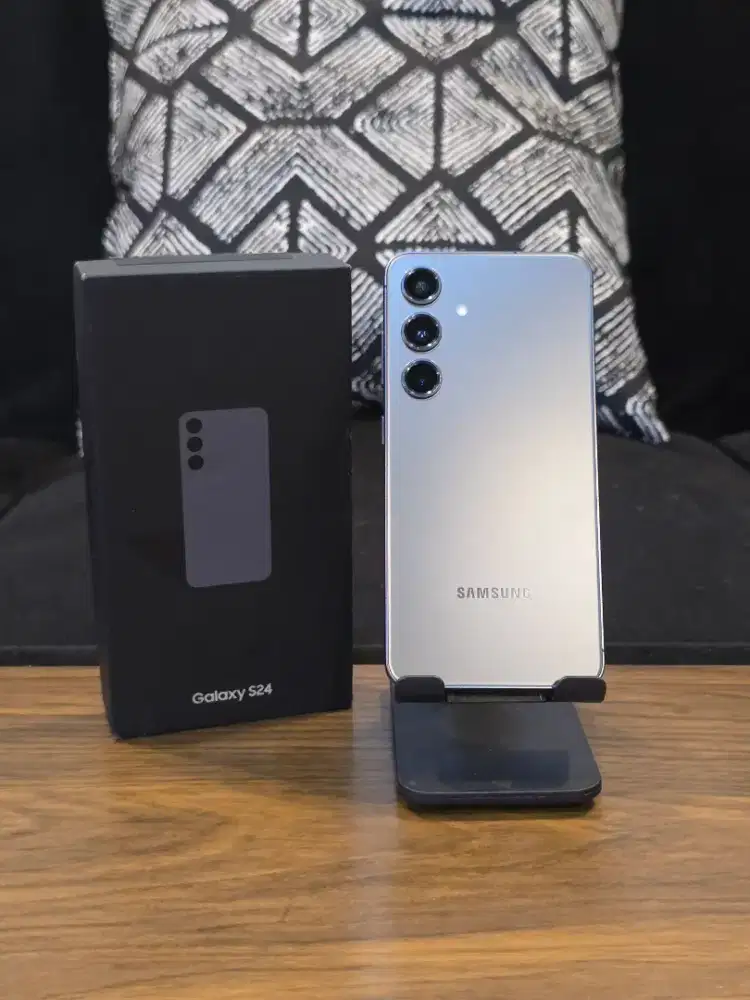 Samsung S24 8/512gb