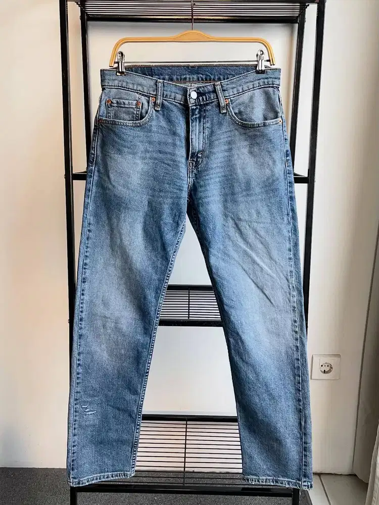 LEVS 502 SLIM STRETCH TAPER DISTRESSED LIGHT BLUE WASH JEANS (31/32)