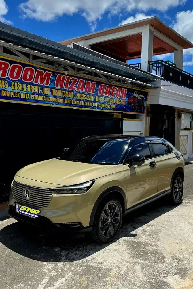 HONDA HRV SE CVT SENGSING TWO TONE