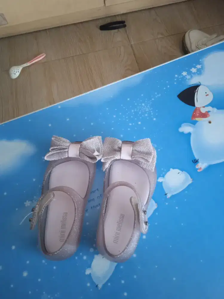 Sepatu melisa ukura  23