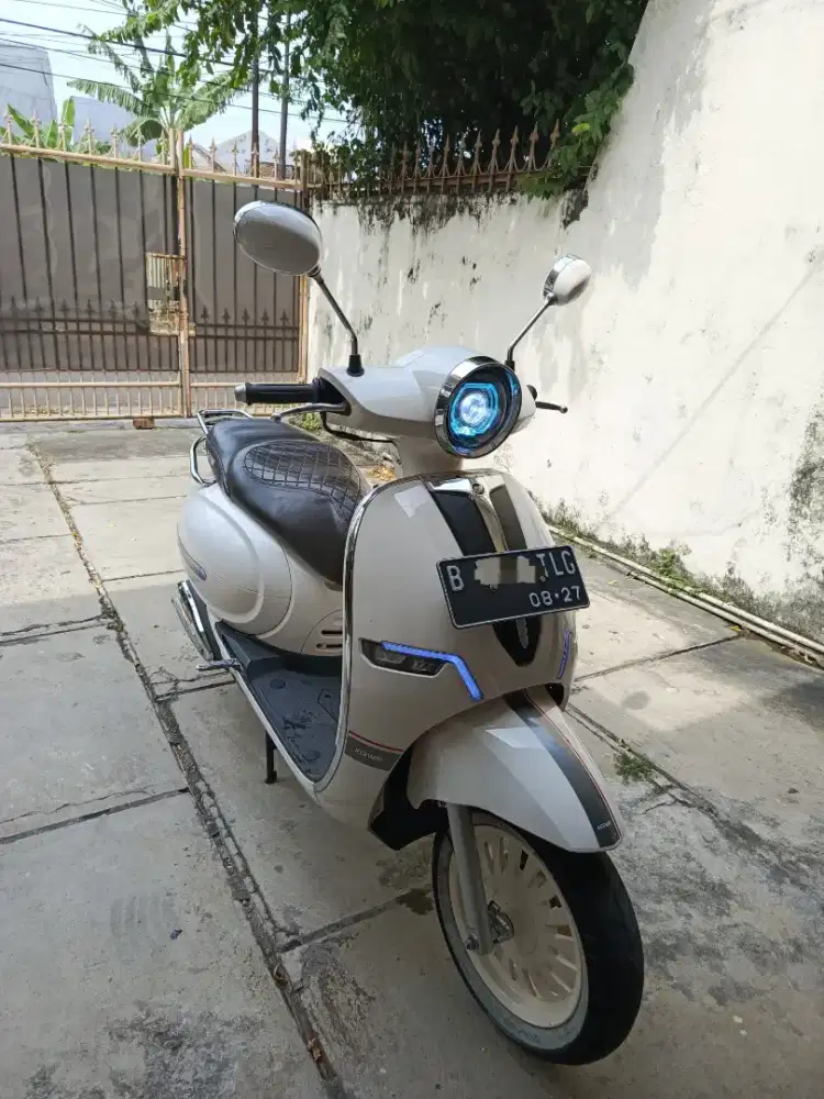 KEEWAY BENELLI SHINY 150 ISTIMEWA VESPA MATIC RETRO STYLE KM RENDAH