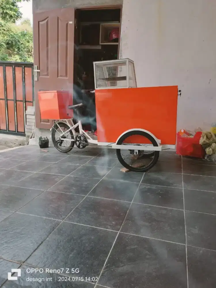 Dijual cepat gerobak sepeda listrik keliling