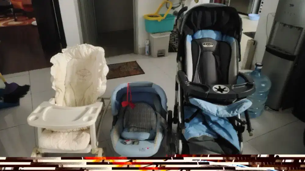 Dijual paket lengkap troller bayi, car seat, tempat tidur makan goyang