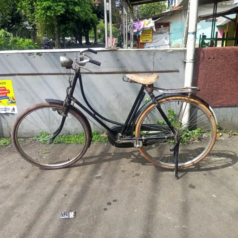 Vintage Sepeda Ontel TEHA 28 in Female • Onthel Old-fashioned Bicycle