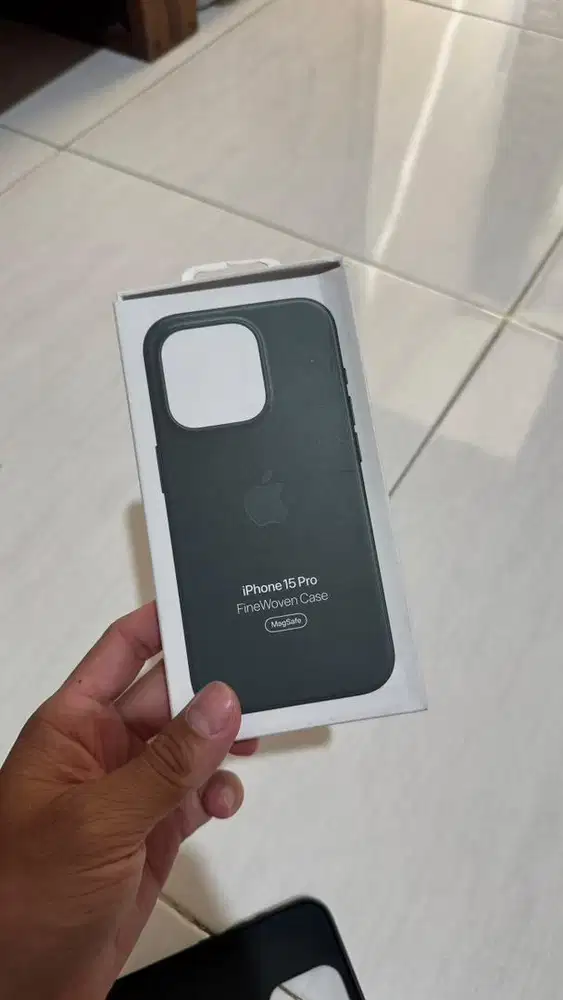 Case iPhone 15 pro Finewoven Evergreen