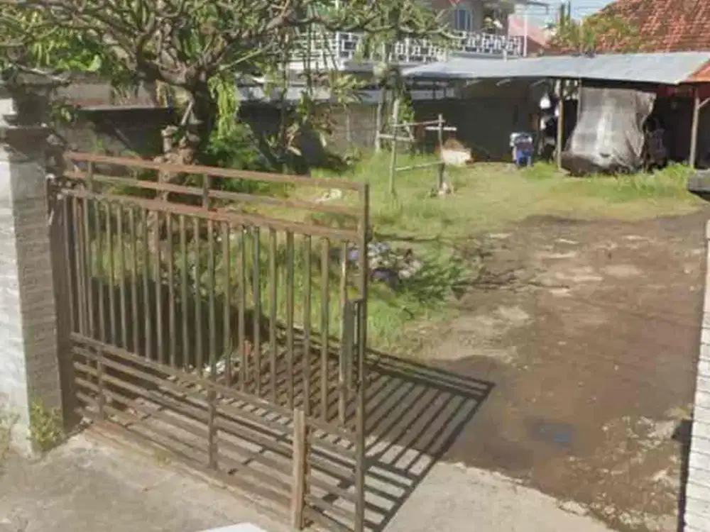 Kost 5 Kamar Halaman Luas Dengan Tambahan 1 Ruko