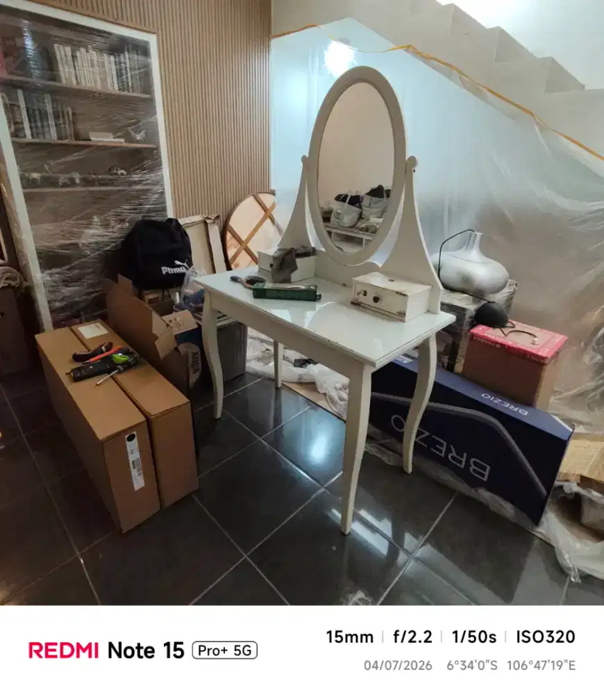 Meja Rias Dandan Ikea