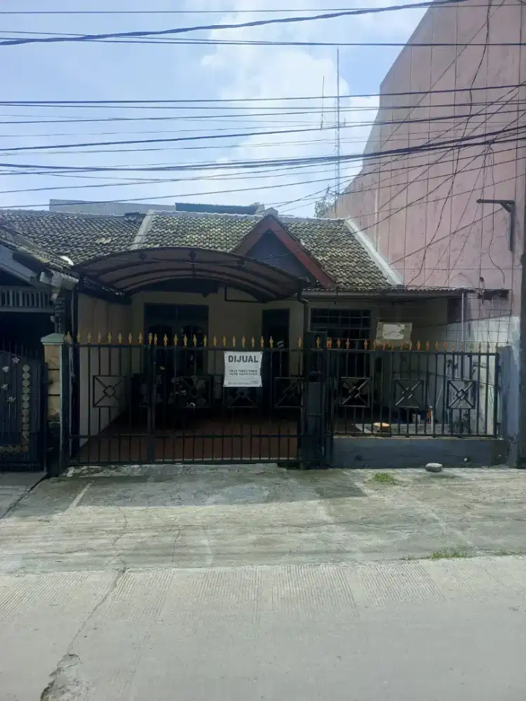 Rumah 2 lantai dengan jemuran diatas