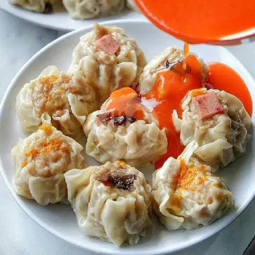 Jaga Stand dimsum di dkt stasiun bojong gede