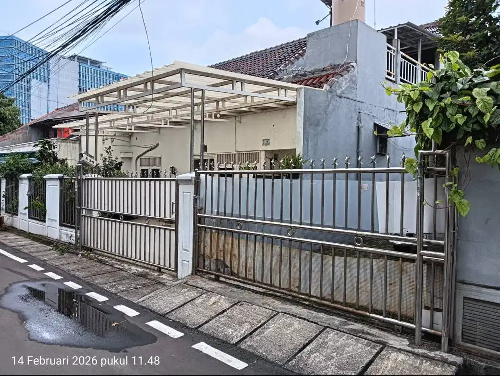 Exclusive Property Rumah Strategis di Jakarta Timur - Tanah Luas 592m2