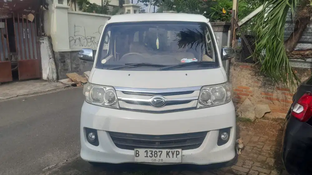 Daihatsu Luxio 2011 Bensin