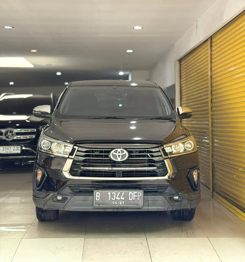 Toyota Kijang Innova Venturer 2.4 Diesel 2022 April Automatic Hitam Me