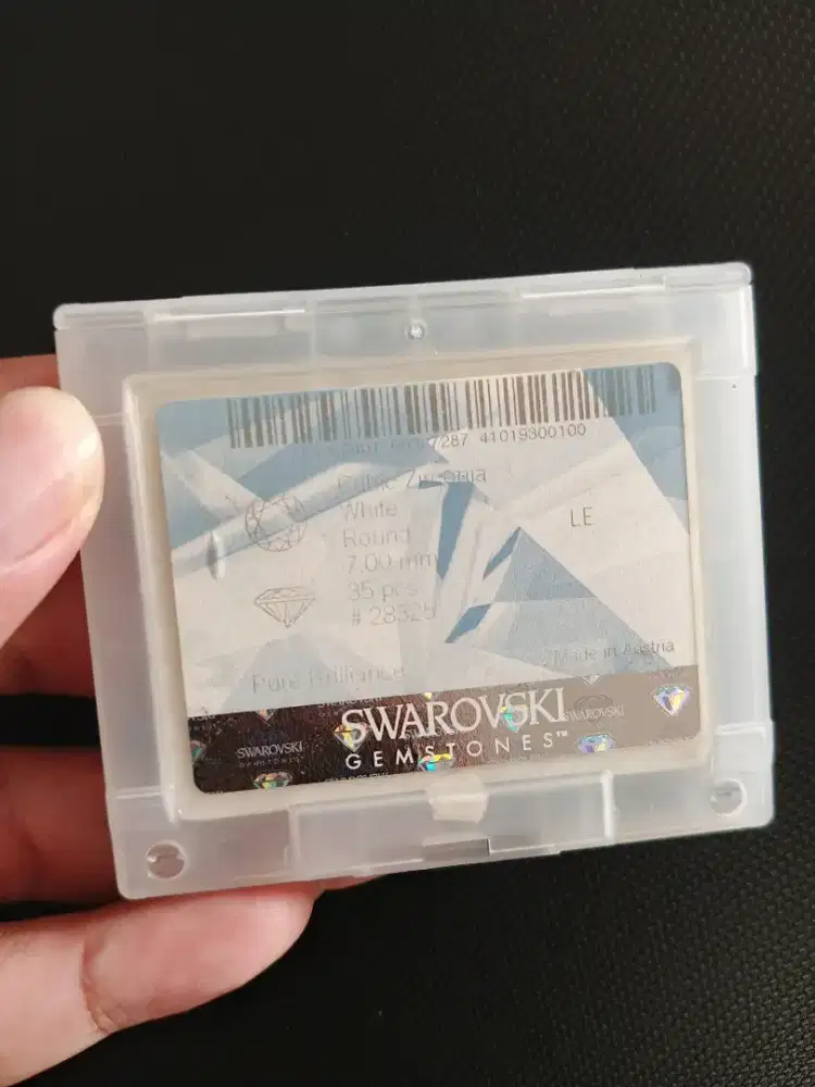 SWAROVSKI WHITE ROUND