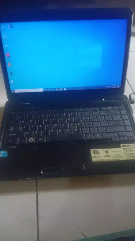laptop thoshiba L740 Core i3 (Baca deskripsi )