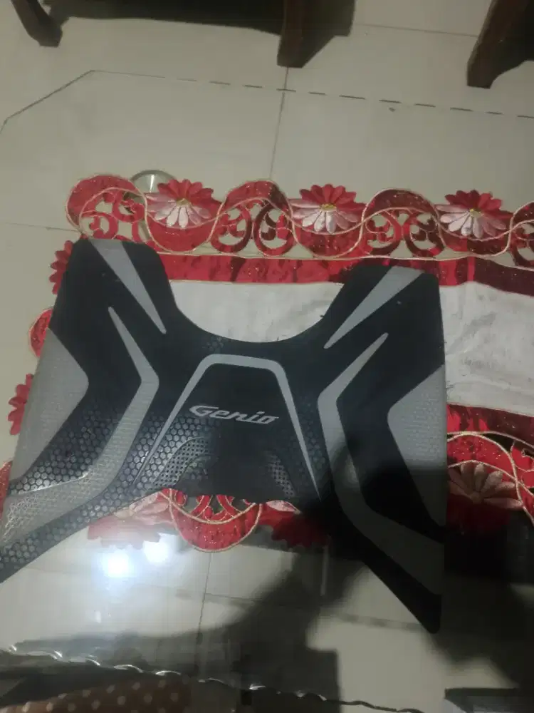 Karpet sepeda motor Genio siap digunakan